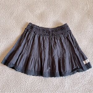 Odd Molly Gray Crinkled Cotton Mini Skirt with Eyelet Lace Trim – Size 1 (Small)